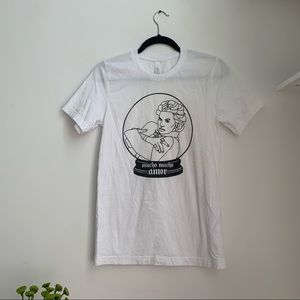 Mucho Mucho Amor Graphic Tee